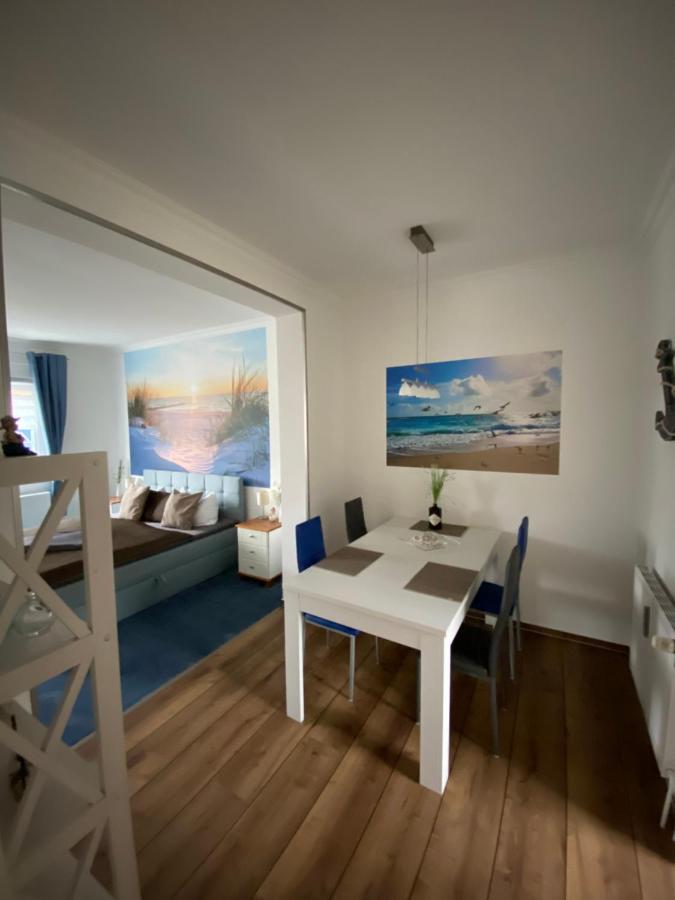 Pension & Ferienwohnungen Schneidereit Sassnitz Esterno foto
