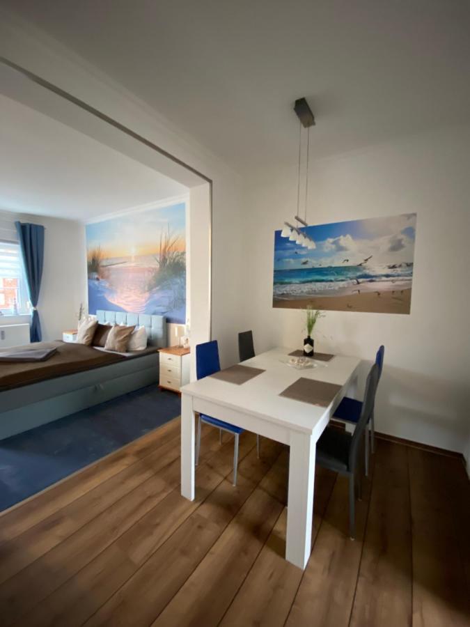 Pension & Ferienwohnungen Schneidereit Sassnitz Esterno foto