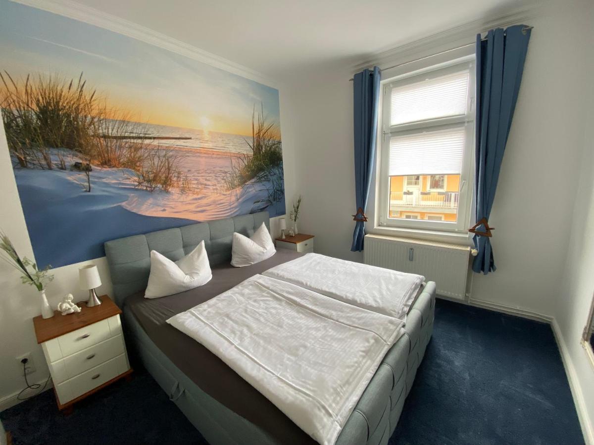 Pension & Ferienwohnungen Schneidereit Sassnitz Esterno foto