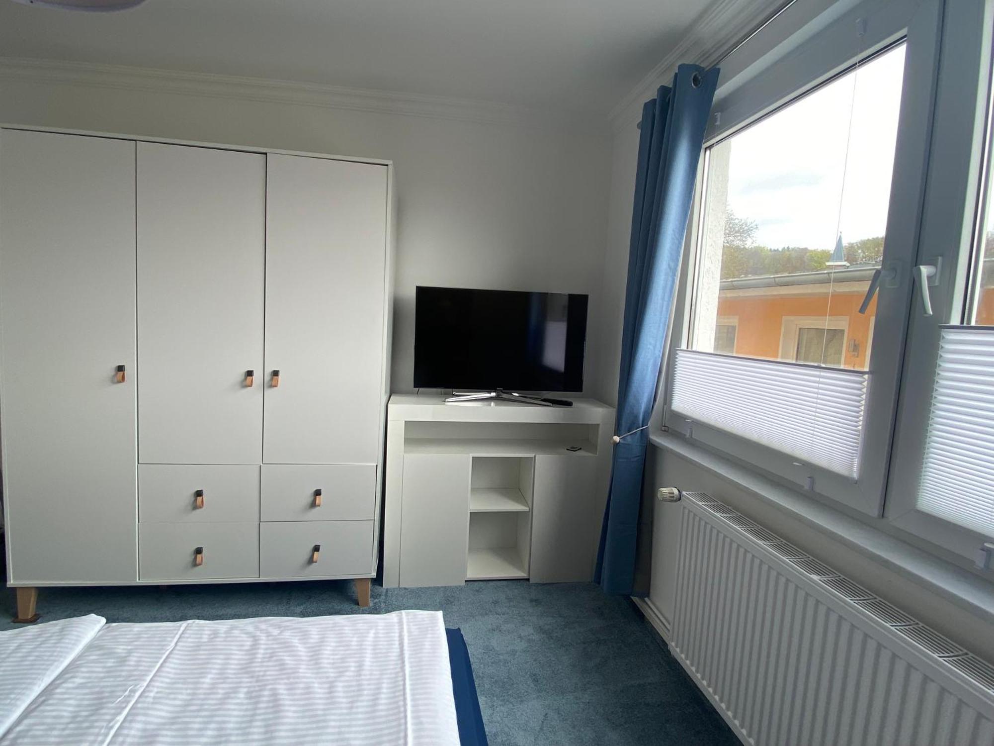 Pension & Ferienwohnungen Schneidereit Sassnitz Esterno foto