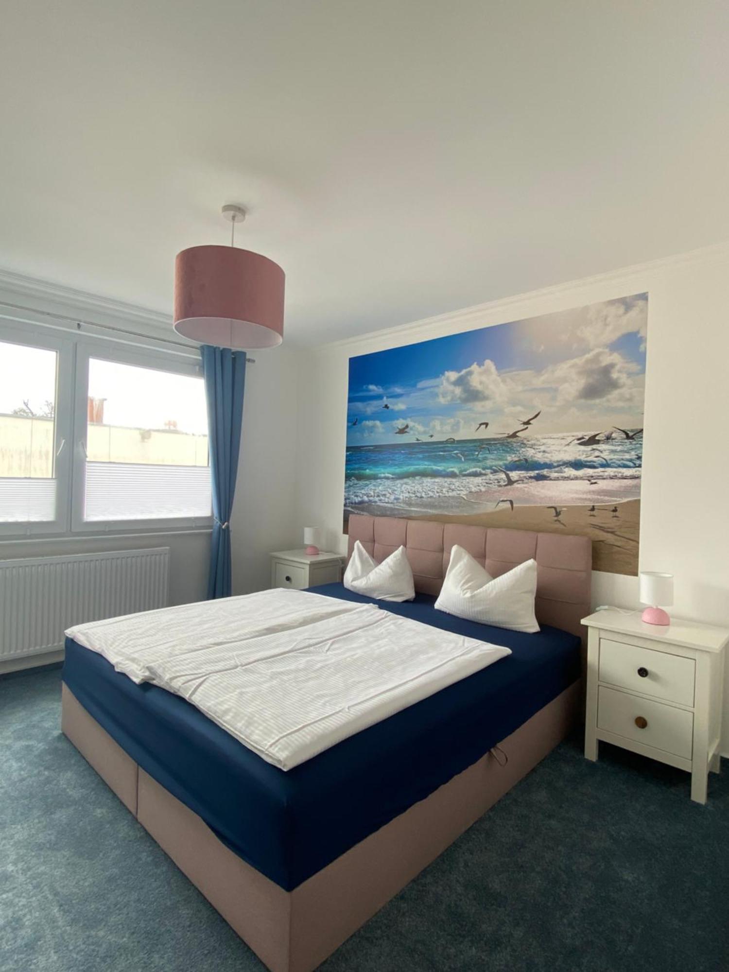 Pension & Ferienwohnungen Schneidereit Sassnitz Esterno foto